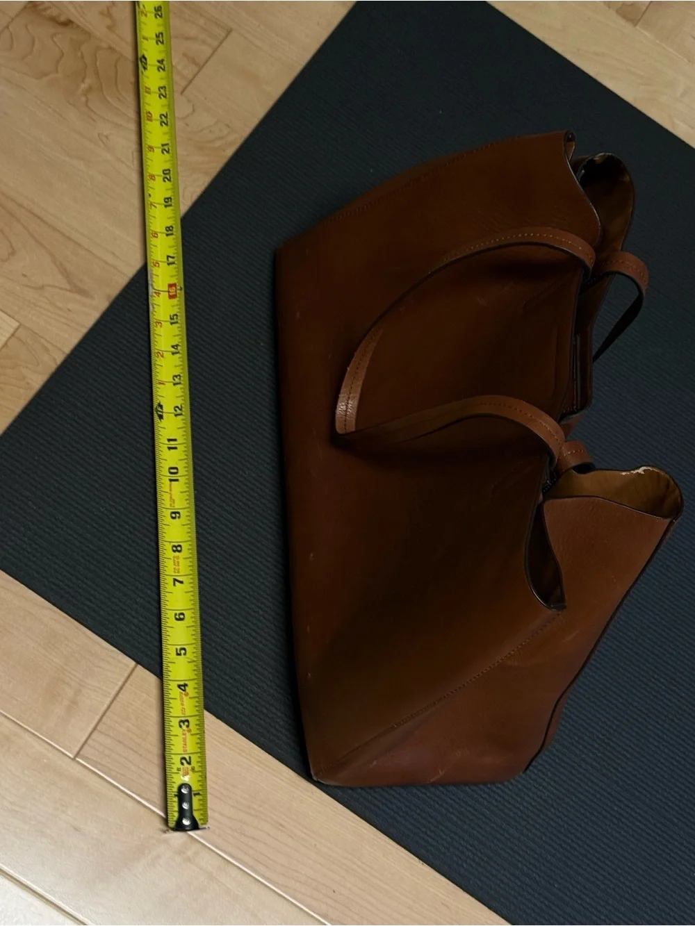 Banana Republic Tan Leather Tote - Picture 5 of 5